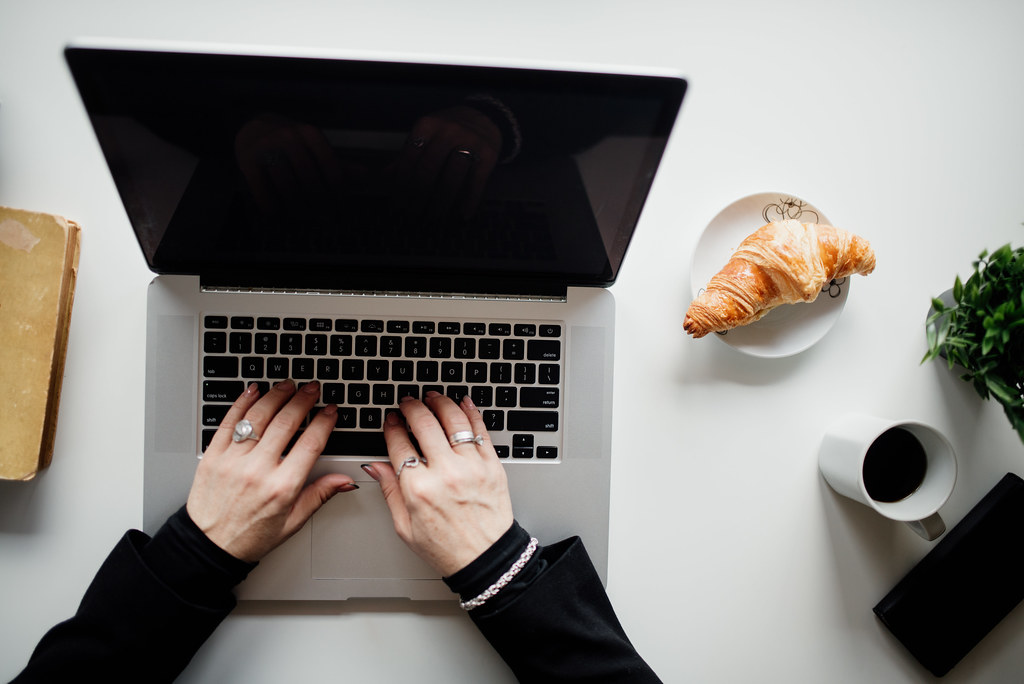Sesión de terapia online por videollamada